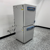 Thermo Forma Series 3 Water Jacketed Double Stack CO2 Incubator image 0